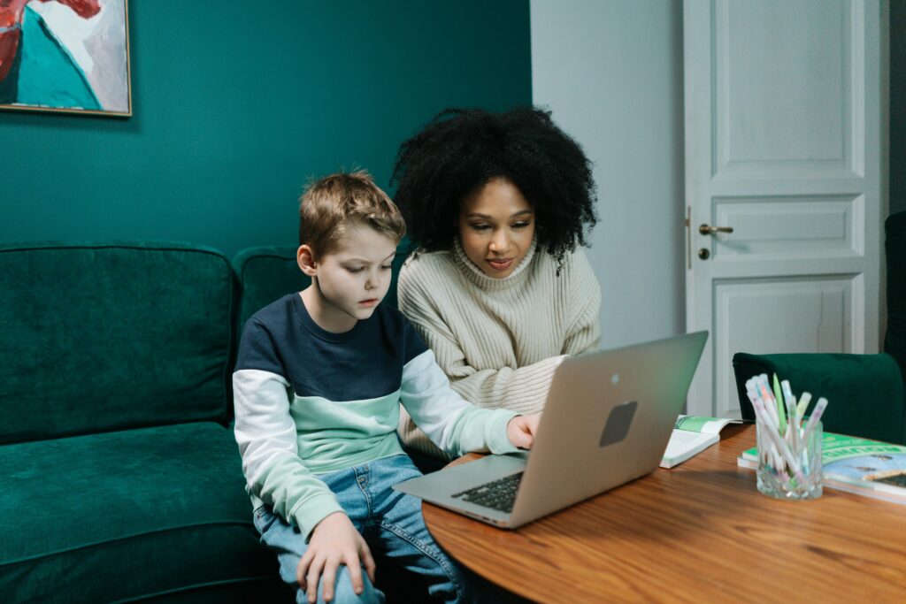 Small talk helyett fontos kérdések kellenek egy babysitterrel zajló interjúra